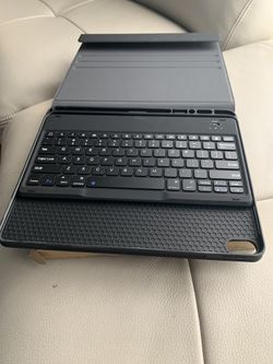 Brand new wireless Bluetooth keyboard and case!