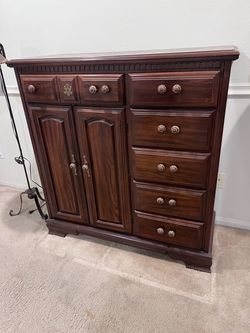 Vintage dresser free wow nice