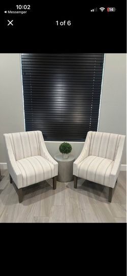 Set of 2 Accent Chairs – Striped Upholstery