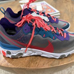 NIKE REACT ELEMENT size 10