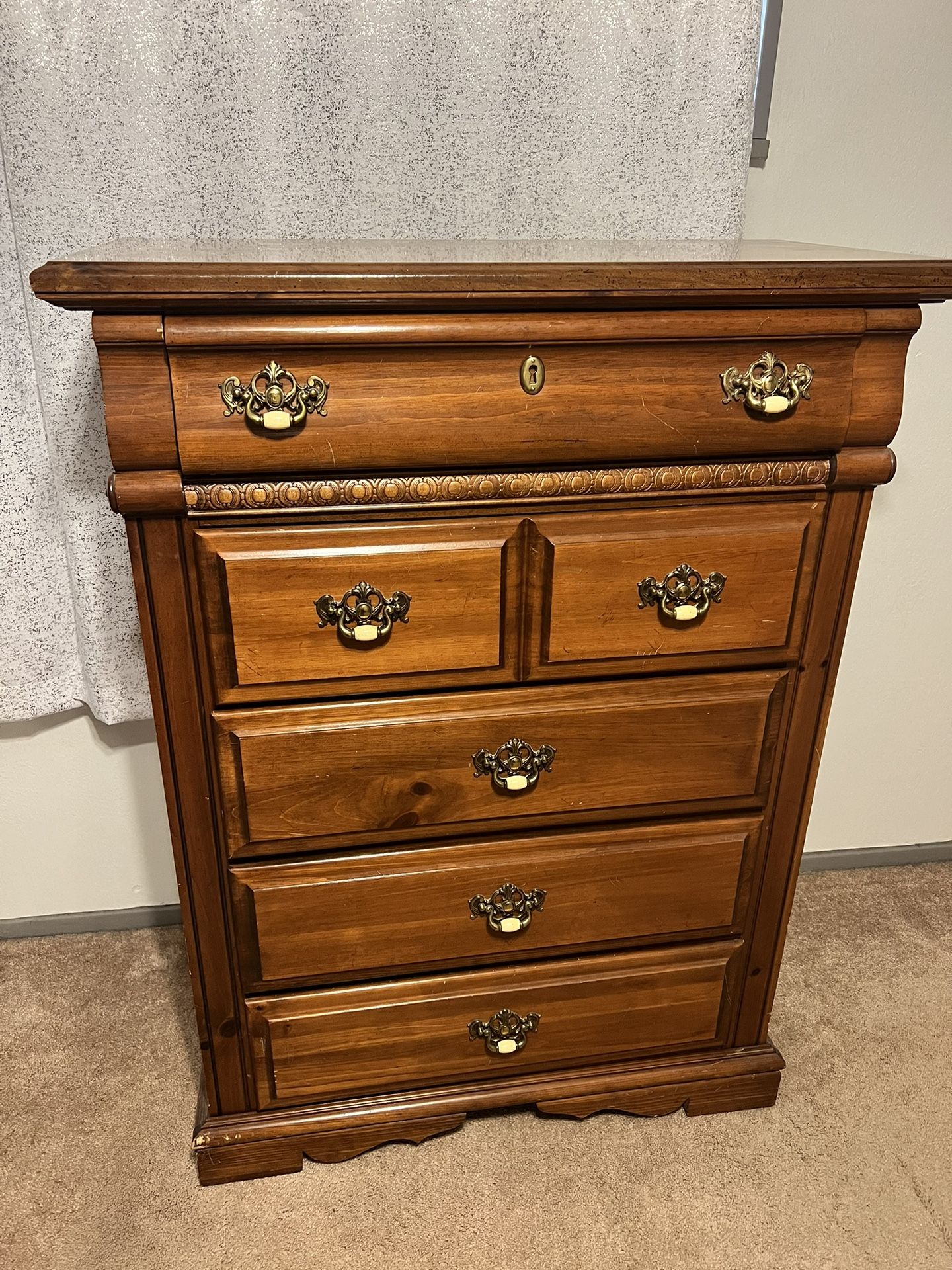 Dresser And Vanity Set