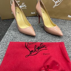 Christian Louboutin Nude Pump 