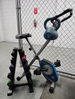 $100 Everything. Gym Accessories & as is. Miami 33130. Delivery fee