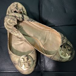 Tory Burch flats, size 8 M, but better for size 7.5. Made in Brazil