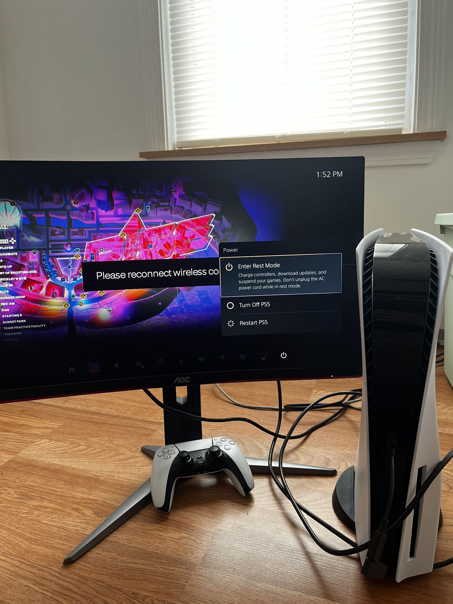 PS5 W Controller And Monitor 