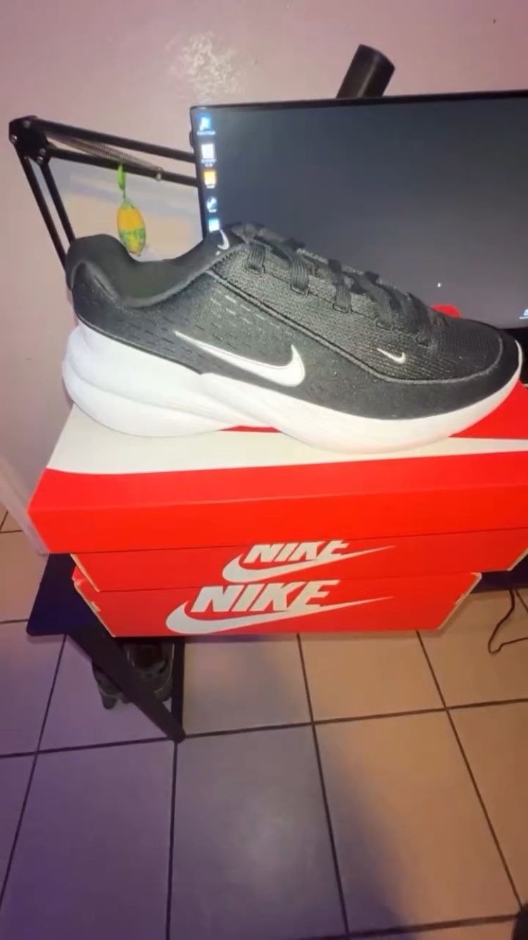 Nike Men Shoes