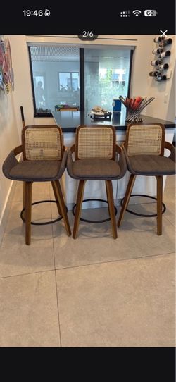 Set of 4 Rattan Back Bar Stools