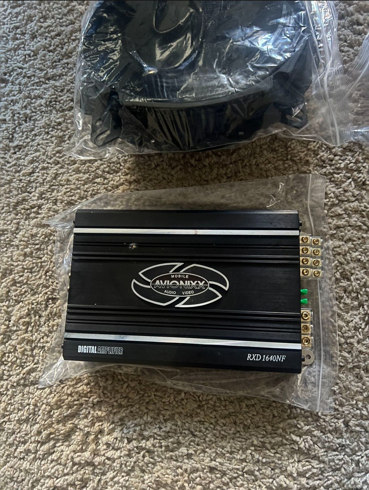 Memphis sound system with amplifier