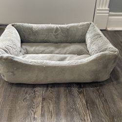 Plush Kitty Bed- My kitty Prefers Cardboard Boxes ?!