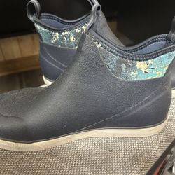 LOW CUT RAIN BOOTS / BASS PRO BRAND