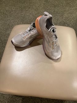 Brooks Running Shoes Size 7.5