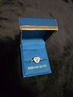 Heart shaped diamond ring size 9