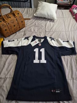 Youth large cowboys jersey. Fits mens small. Brand New