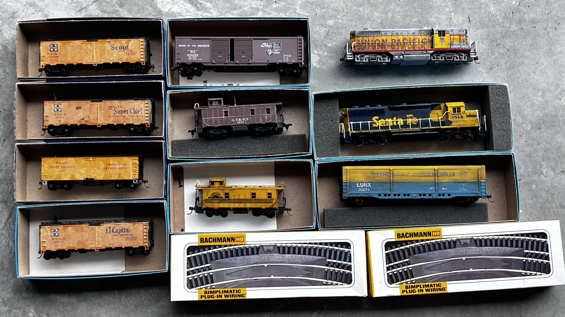 💥HO Scale Model Train Vintage Lot of 12