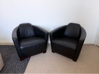 Pair of Genuine Italian Leather Lounge Chairs – Calia Italia