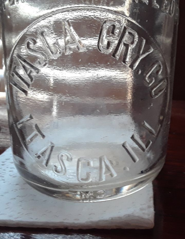 Vintage Milk Bottle Itasca Cry. Co ILLINOIS MILK BOTTLE. one pint RARE