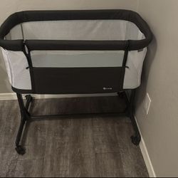 Bedside Bassinet / Side Sleeper – Excellent Condition – $100 OBO