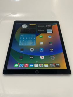 Apple iPad Pro Black A1584 32GB iPadOS 16 Silver 12.9” - $179