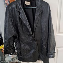 Womens leather jacket (leathers by tibor)