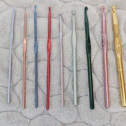 VTG ALUMINUM CROCHET HOOKS - LOT of 9