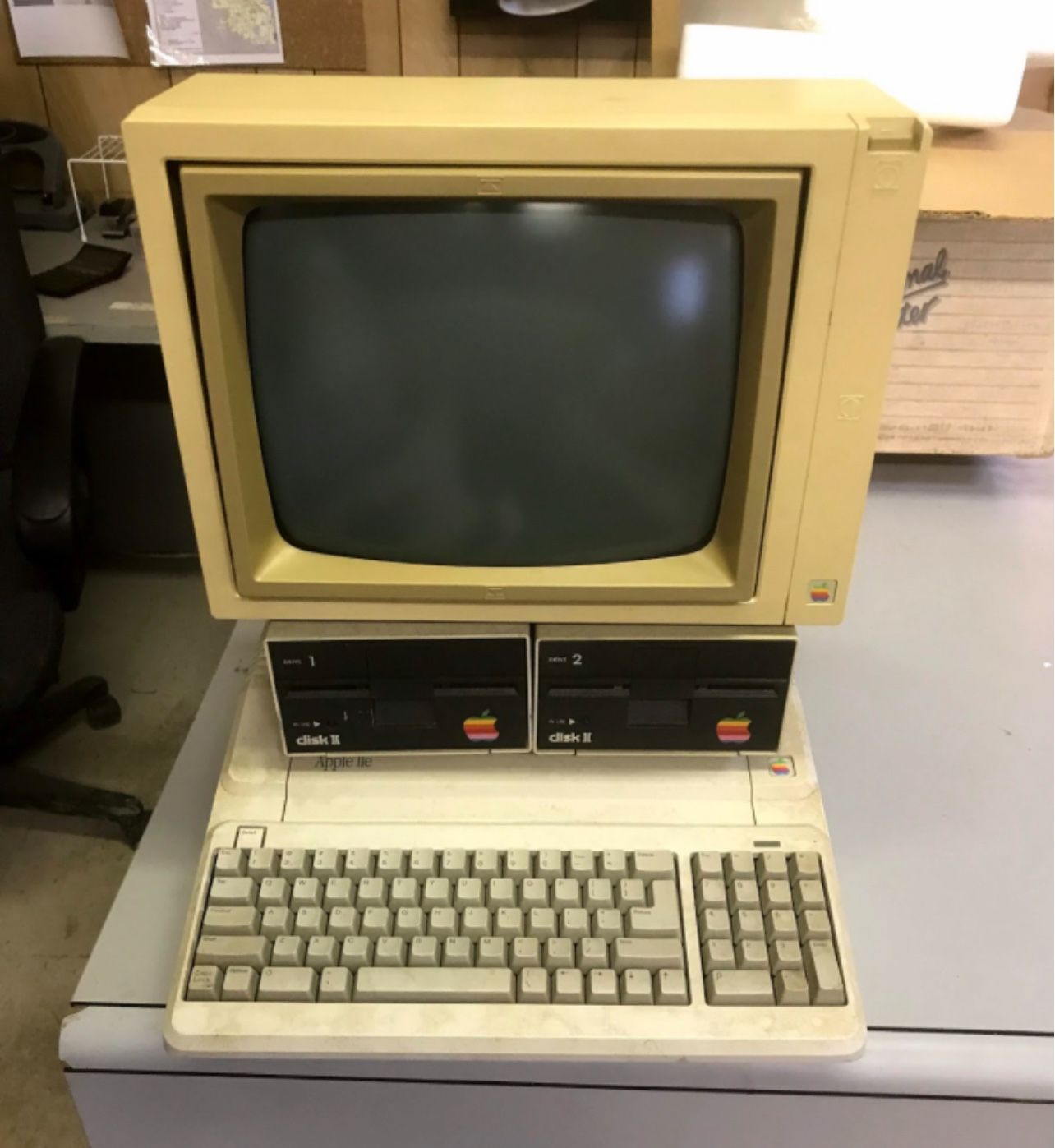 🍏 Vintage Apple II Computer – Complete Set