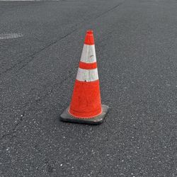 Traffics Cones 28”