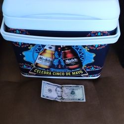 Previously Owned Modelo Plastic Ice Chest 