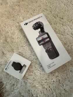 DJI Osmo Pocket 4 - NEW - Light Attachment Included
