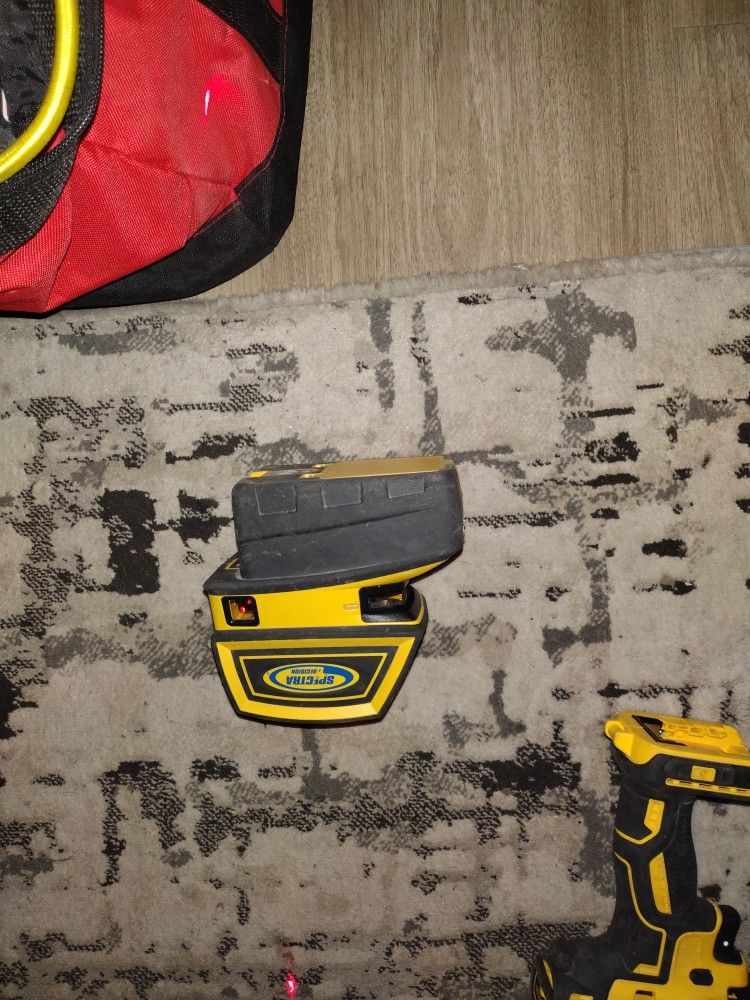 Spectra Laser LT52 Self Leveling 5 Point & Cross Line Laser Level