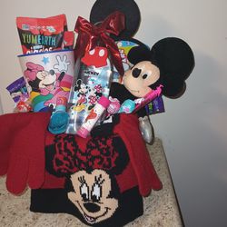 Mickey/Minnie Disney Gift Basket 