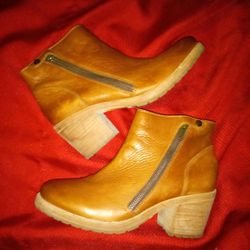 Johnston & Murphy Womens Leather Boots