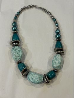 Paparazzi Green Chunky Necklace With Silver Accent 21”