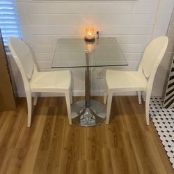 Table With Chairs 
