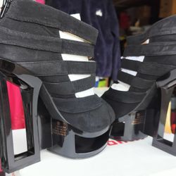 New High Heels Size 10. $20 Pick Up Only Bonanza and Lamb 