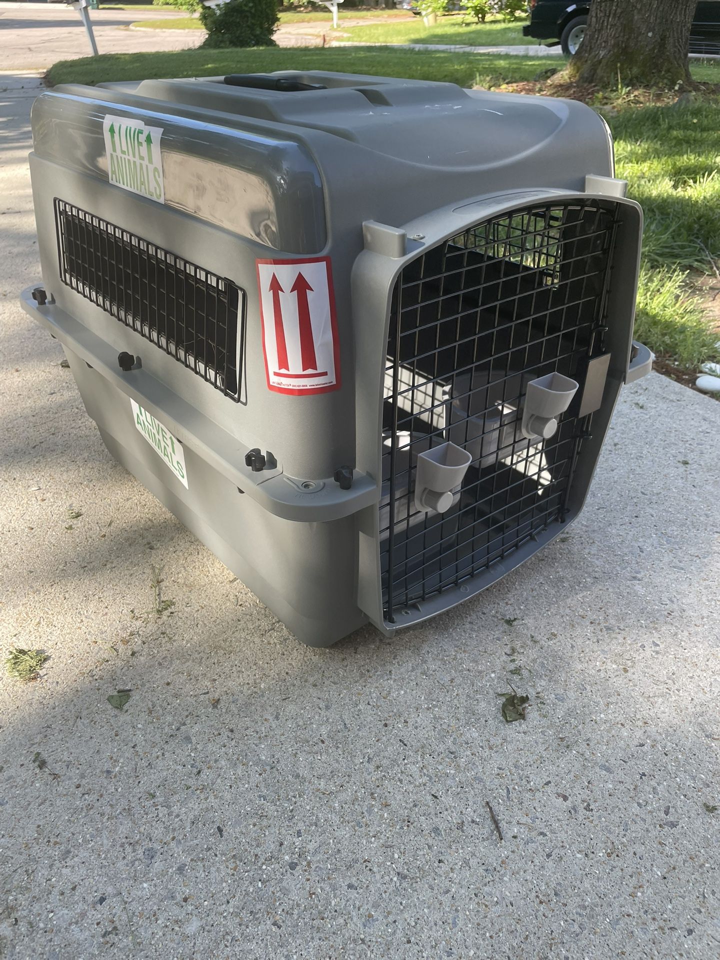 Petmate Sky Kennel TSA-approved 28-inch