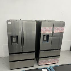 Samsung Brand New 4 Door Refrigerator with Icemaker on Outside [Cosmetic Scratch/Dent]
