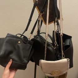 purses 