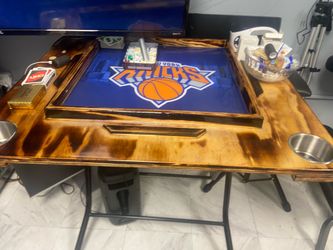 Knicks dominos table