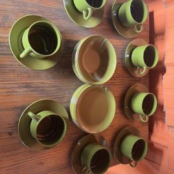 Vintage MCM SET OF 21 1970s unbranded chemical olive avocado green cup & saucer set 
