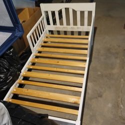 TODDLERS BED FRAME ONLY - WOOD