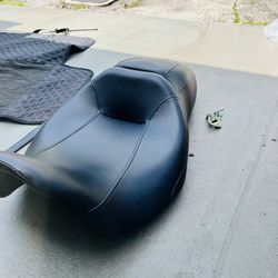 Harley Davidson Stock Seat From a 2021 Street Glide 