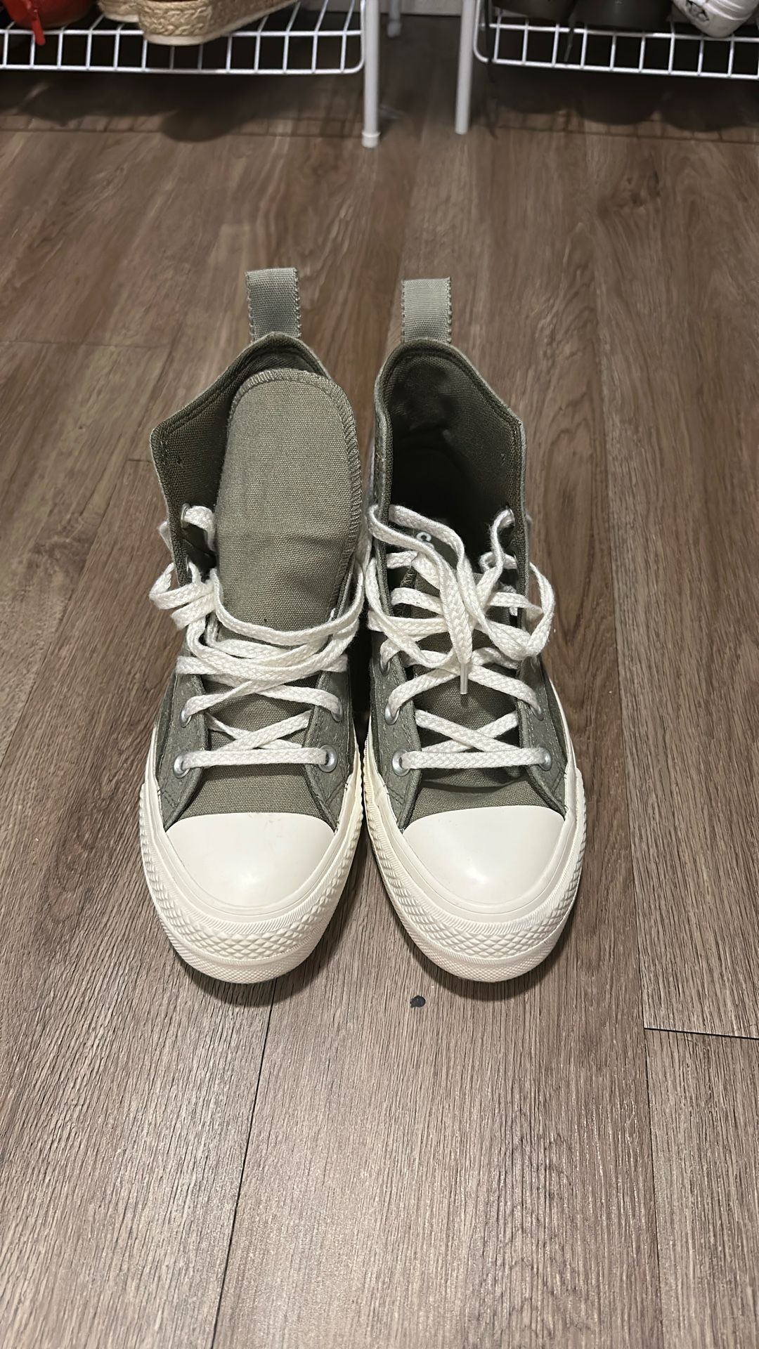 Size 7 Platform Embroidered Green Converse/ Chuck Taylor