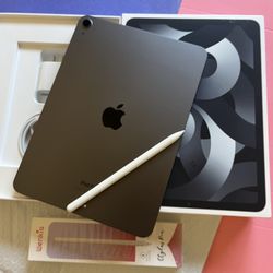 Apple iPad Air 5th Generation (M1 Chip) 64GB with Box, Pen And Keyboard 