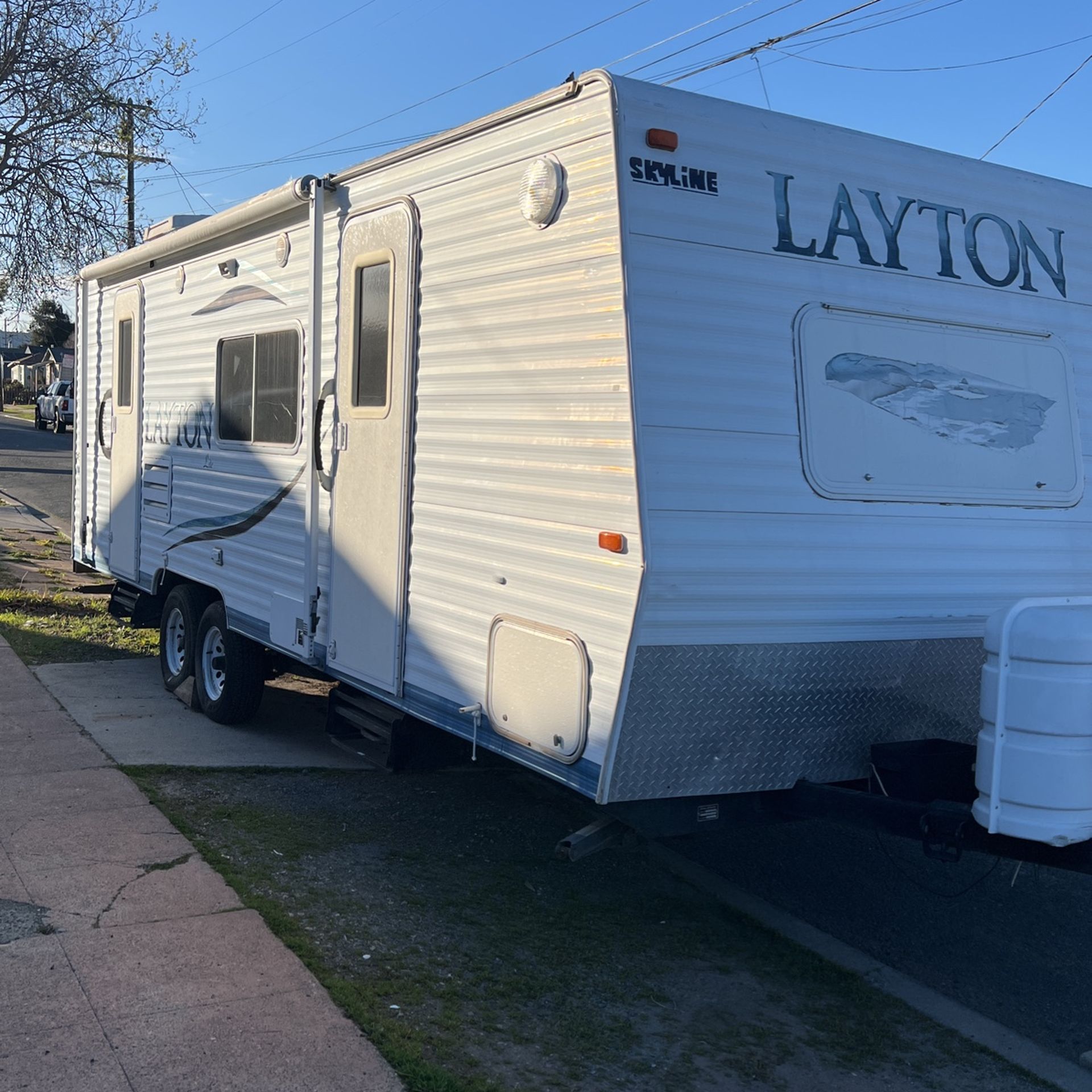 2007 Layton Camping Trailer 