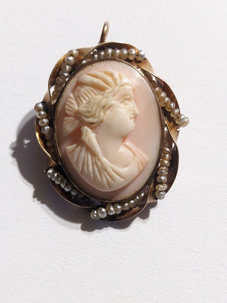 Vintage 10 k Victorian Cameo Brooch Pendant