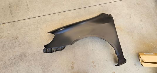 2003-2008 Toyota Corolla Front Driver Side Fender