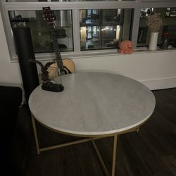 Coffee table For $30
