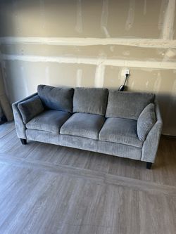 Couch Sofa (FREE DELIVERY!)