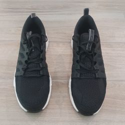 Man Athletic Work Shoe, Black, Size 9.5