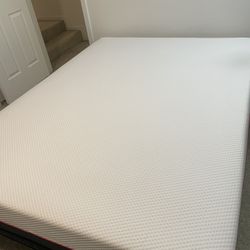 Memory Foam Mattress (Queen) With Bed Frame 